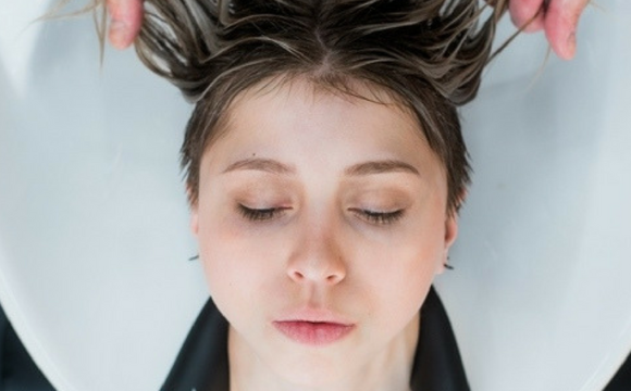 Jak wzmocnić włosy – praktyczne porady