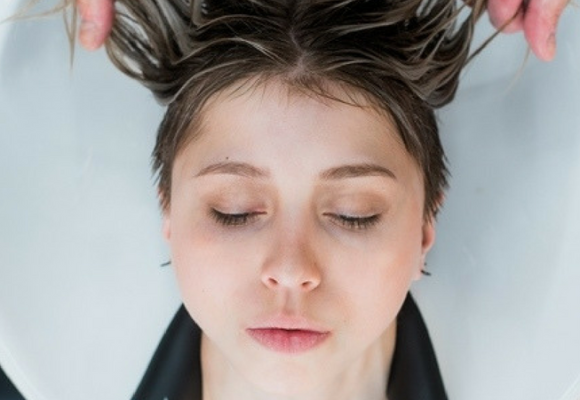 Jak wzmocnić włosy – praktyczne porady